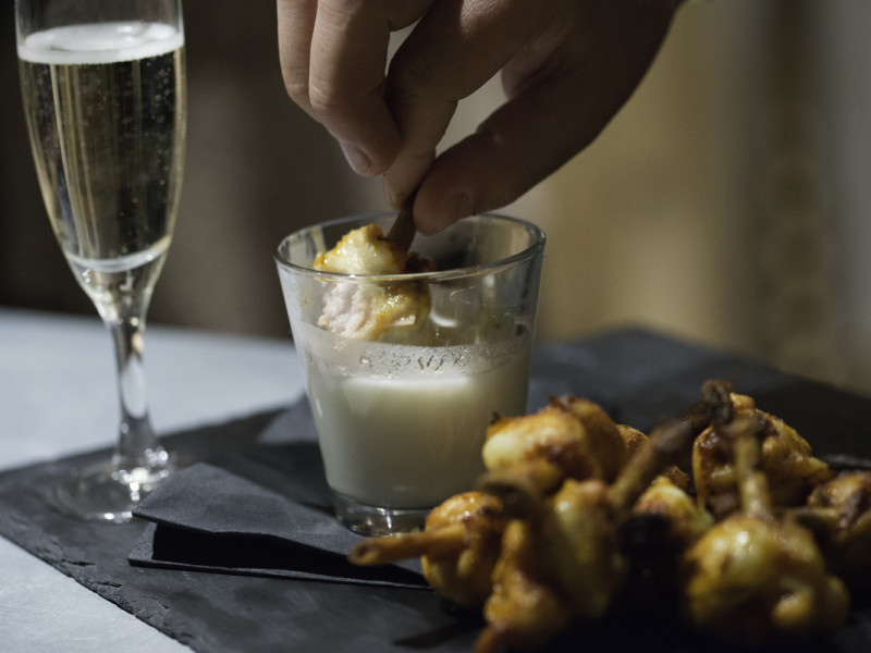 Aperitif: mini glazed chicken dip
